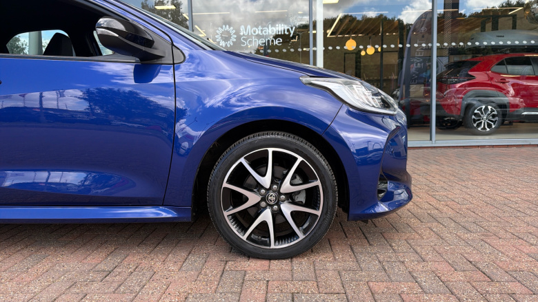 Toyota Yaris 1.5 Hybrid Dynamic 5dr CVT Hybrid Hatchback